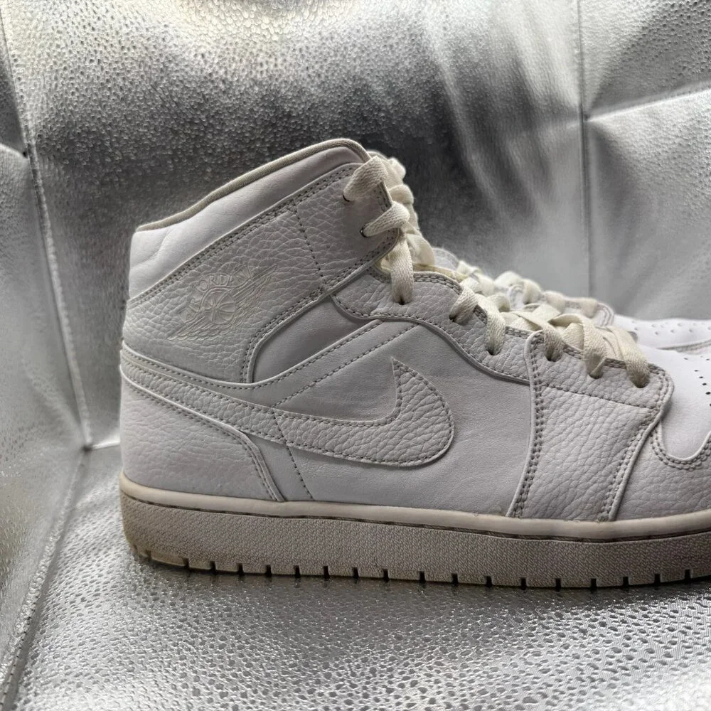 Size 13 Nike Air Jordan 1 Mid Triple White Mens‎ Basketball Shoes 554724-130